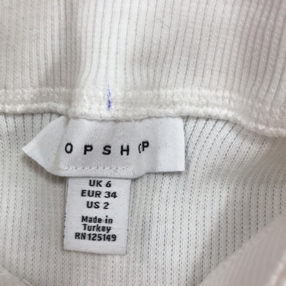 TOPSHOP Cutout Crop Tee - Picture 4 of 5